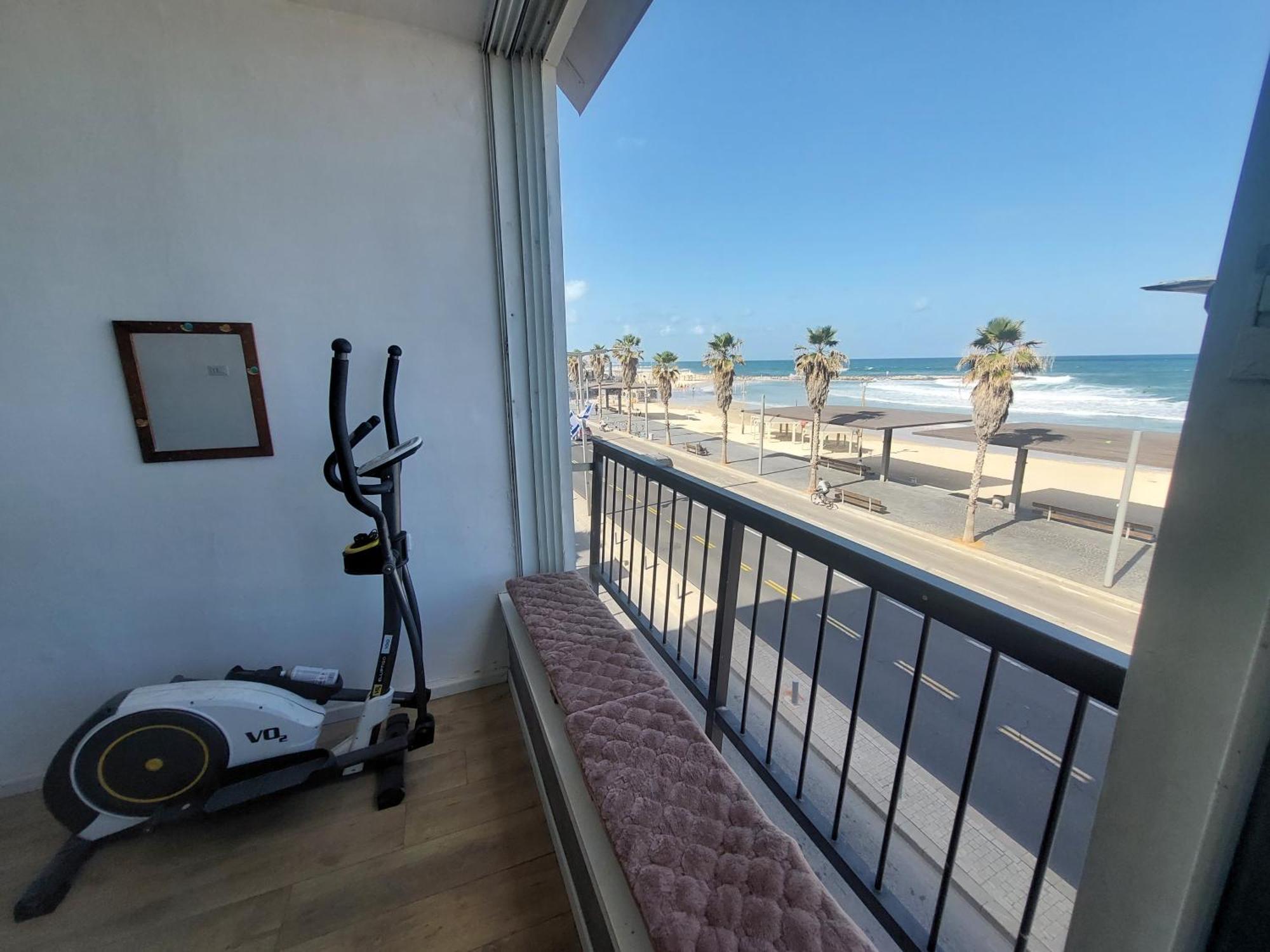 Aparthotel Banana Beach Тель-Авив Экстерьер фото
